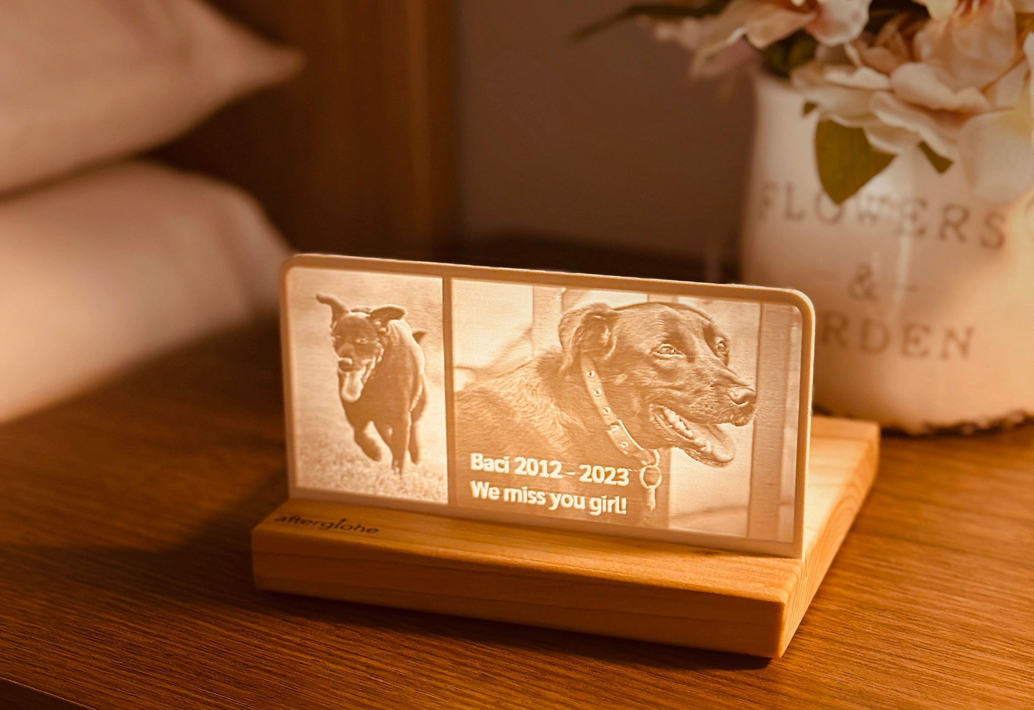 StoryLine-Mini lithophane Photo Display remembering a pet dog.