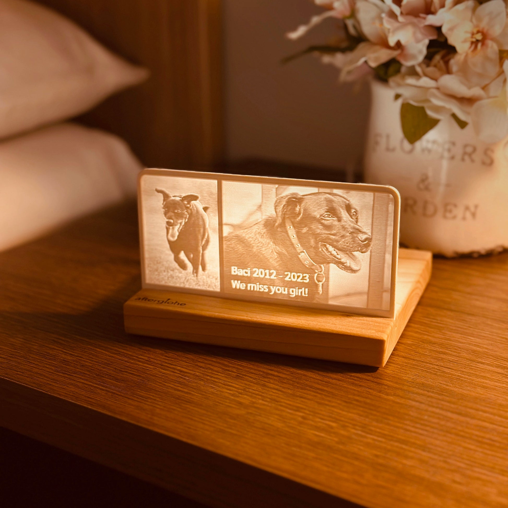 StoryLine-Mini lithophane Photo Display remembering a pet dog.